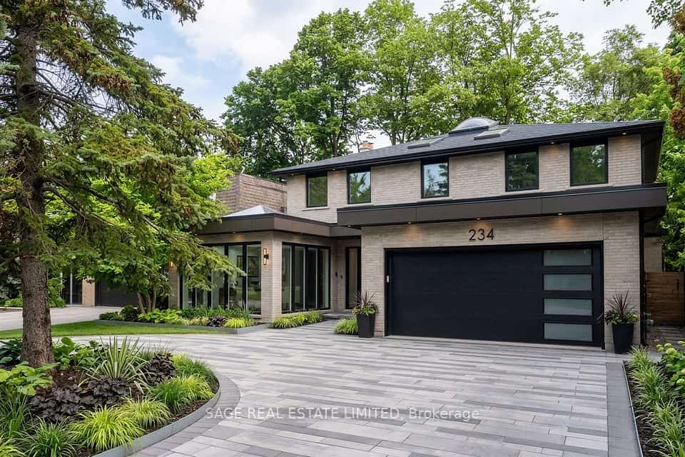 234 York Mills Road, Toronto, ON M2L 1L1