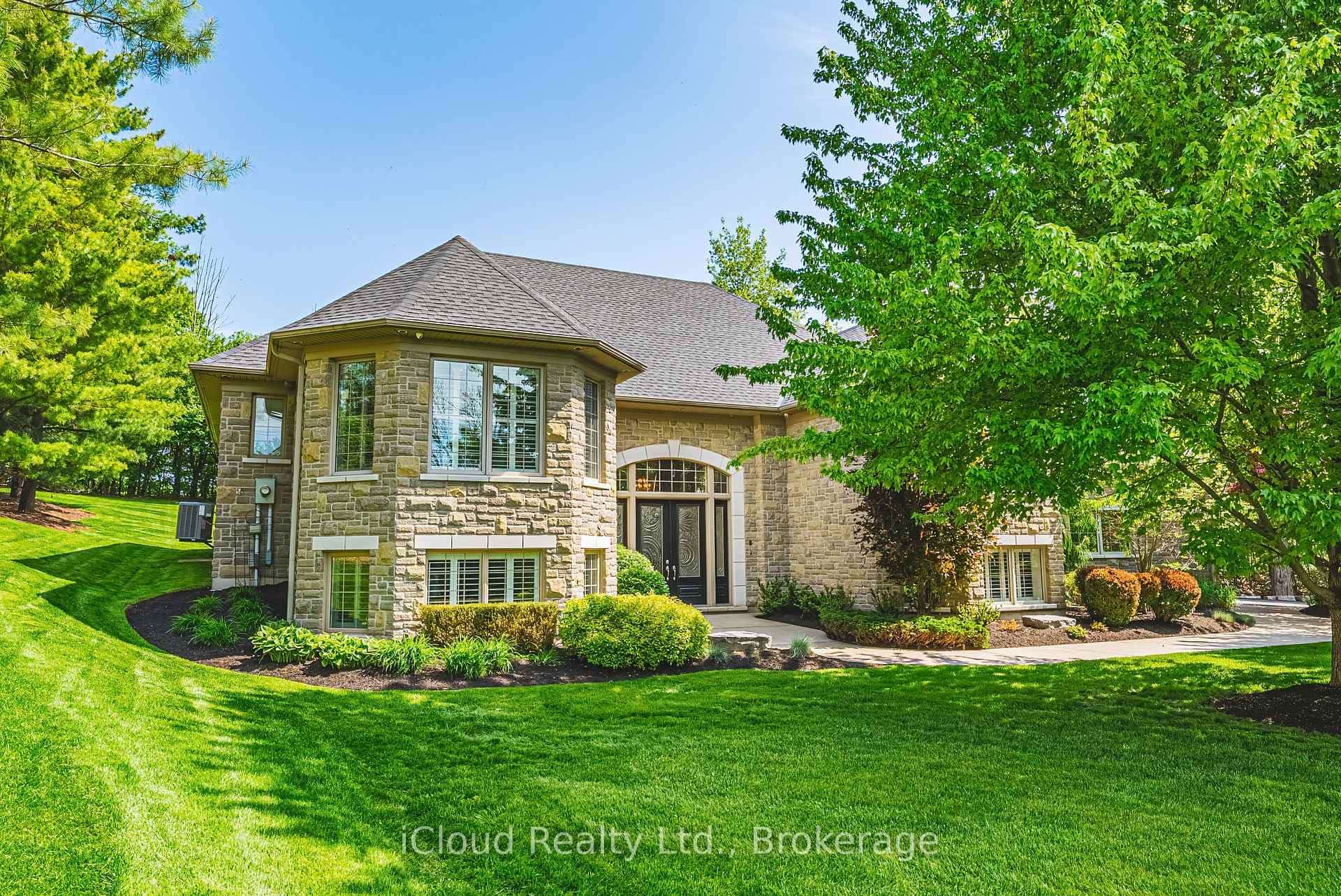 845 Hidden Valley Road, Kitchener, ON N2C 2S4
