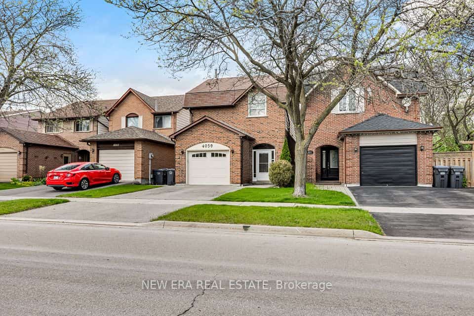 4059 Teakwood Drive, Mississauga, ON L5C 3L3