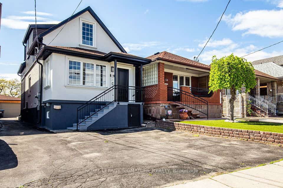 19 Schell Avenue, Toronto, ON M6E 2S7