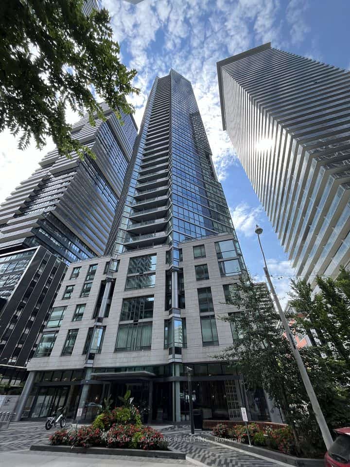 45 Charles Street E #311, Toronto, ON M4Y 1S2