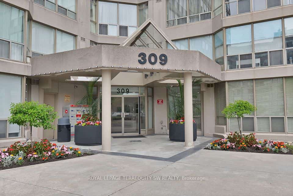 309 Major Mackenzie Drive E #113, Richmond Hill, ON L4C 9V5