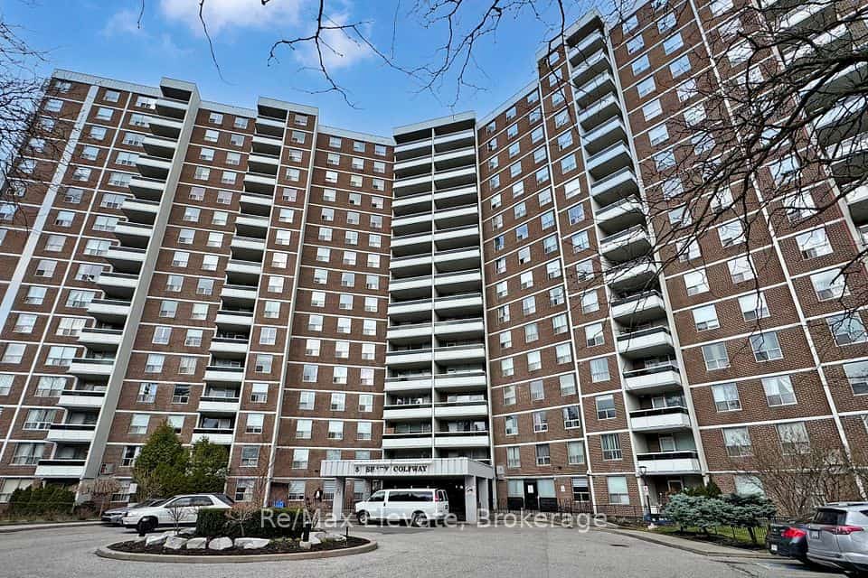 5 Shady Golfway #406, Toronto, ON M3C 3A5