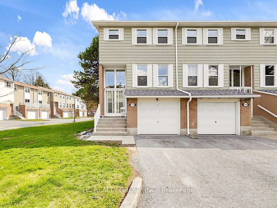 1742 John Street #36, Markham, ON L3T 1Y9