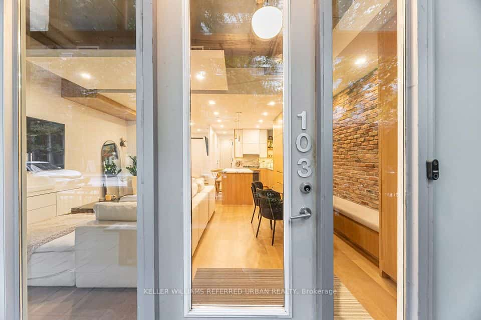 20 Stewart Street #103, Toronto, ON M5V 1H6