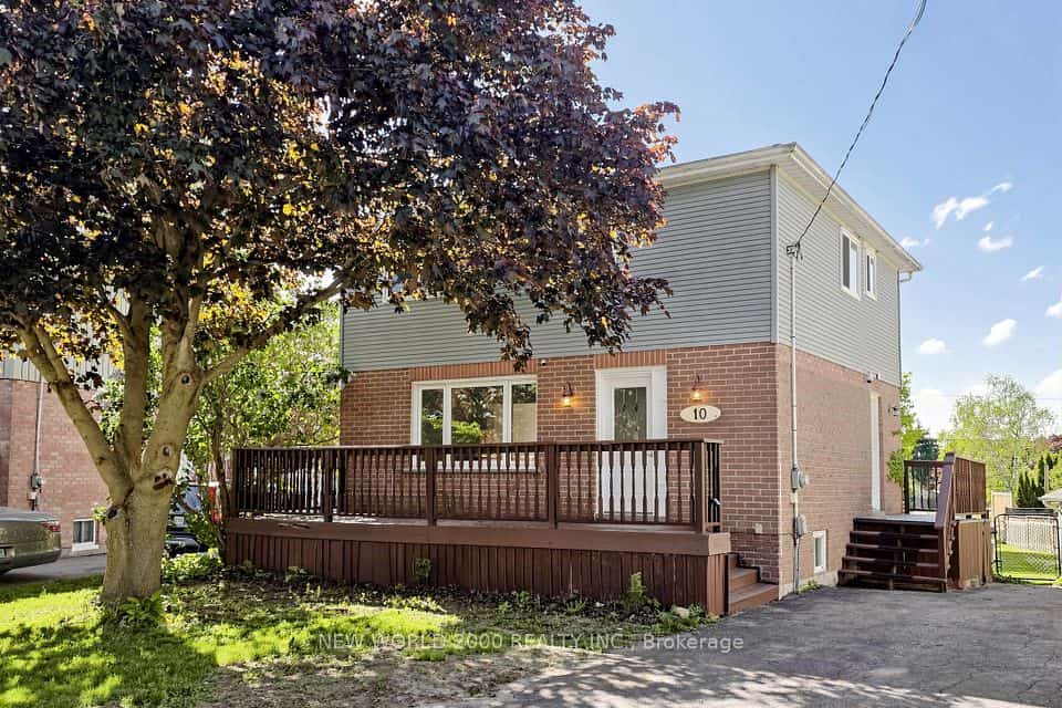 10 Buce Avenue, Bradford West Gwillimbury, ON L3Z 2C4