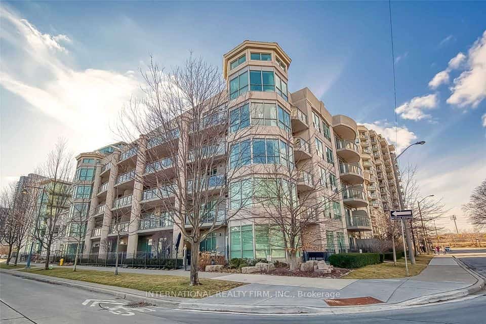 80 Palace Pier Court #PH502, Toronto, ON M8V 4C1