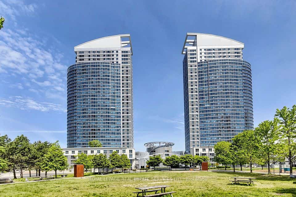 38 Lee Centre Drive #3503, Toronto, ON M1H 3J7