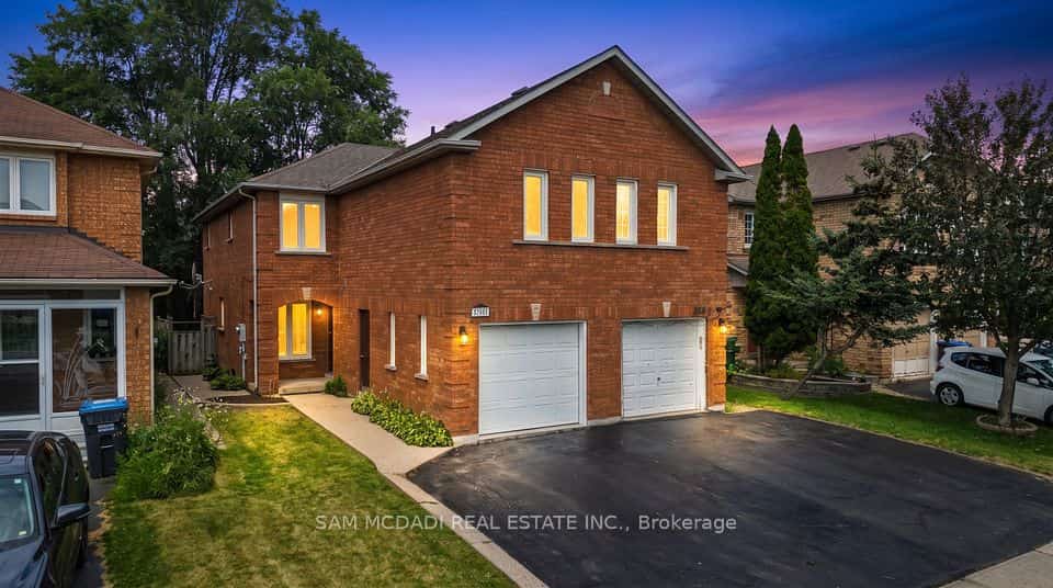 3847 Densbury Drive, Mississauga, ON L5N 6Z3