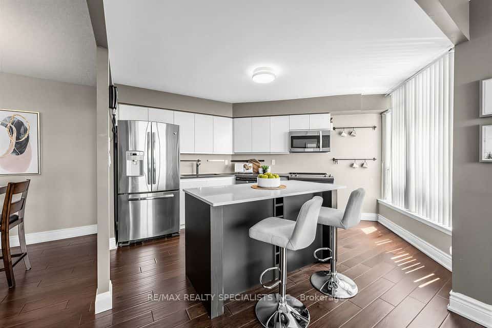 10 Laurelcrest Street #1006, Brampton, ON L6S 5Y3
