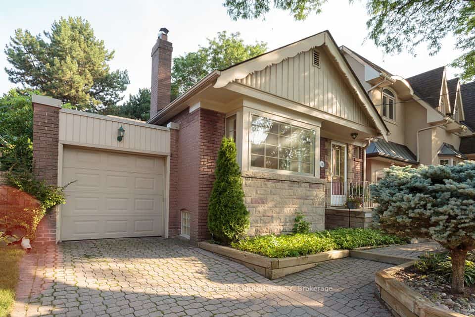 345 Moore Avenue, Toronto, ON M4G 1E2