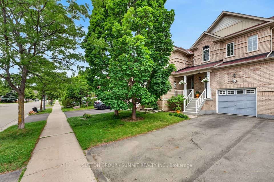187 Kirkvalley Crescent, Aurora, ON L4G 7S4