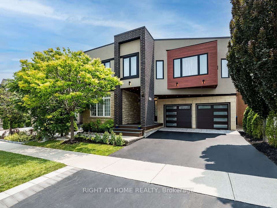 3176 Stocksbridge Avenue, Oakville, ON L6M 0A7