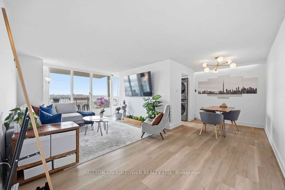 3077 Weston Road #1901, Toronto, ON M9M 3A1