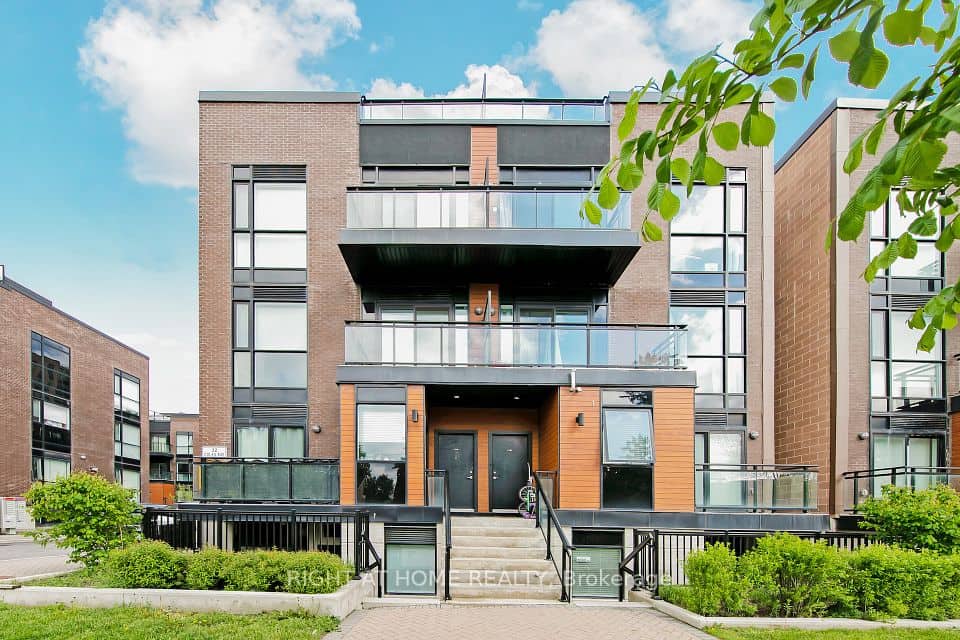 32 Coles Avenue, Vaughan