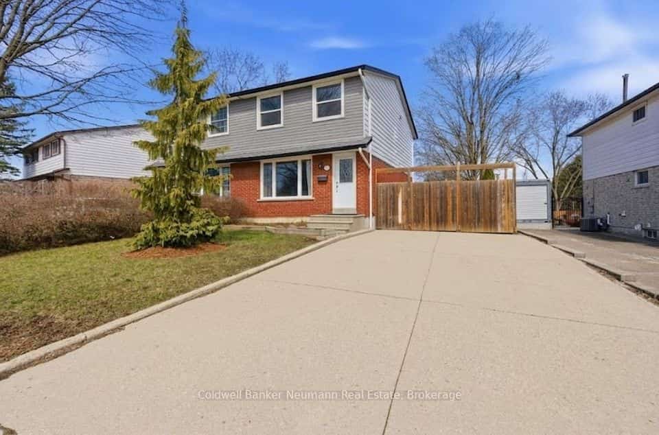 28 Chartwell Crescent, Guelph, ON N1G 2T7