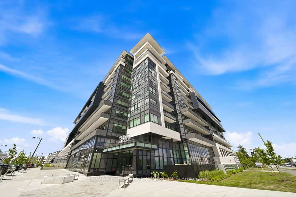 395 Dundas Street W #221, Oakville, ON L6M 4M2