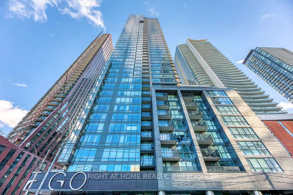 295 Adelaide Street W #314, Toronto, ON M5V 0L4