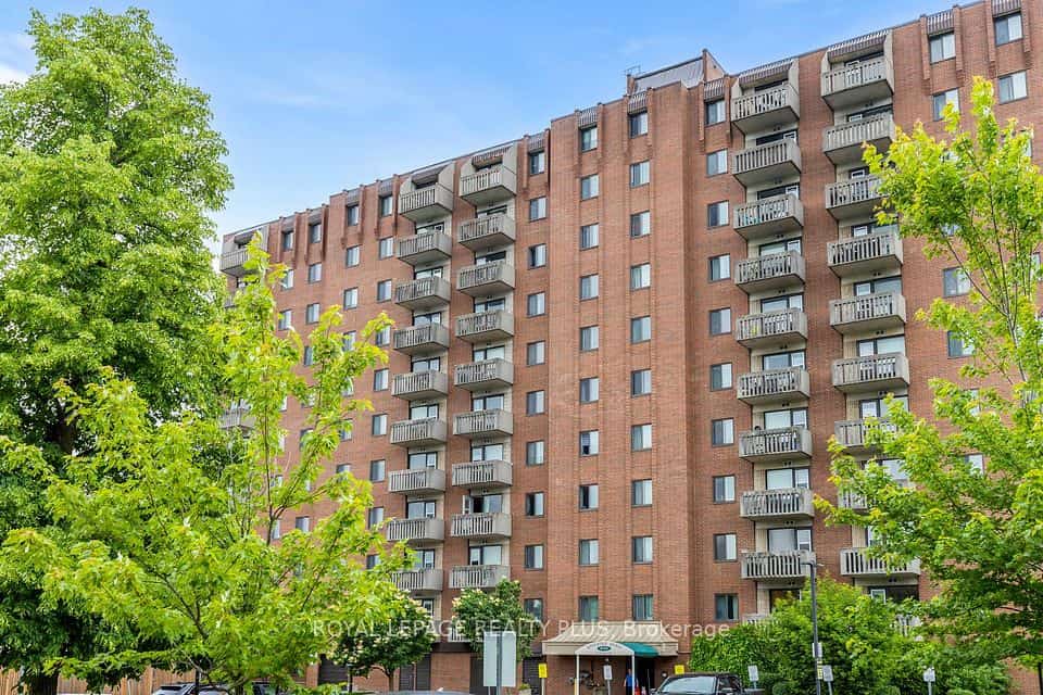 6720 Glen Erin Drive #1012, Mississauga, ON L5N 3K8