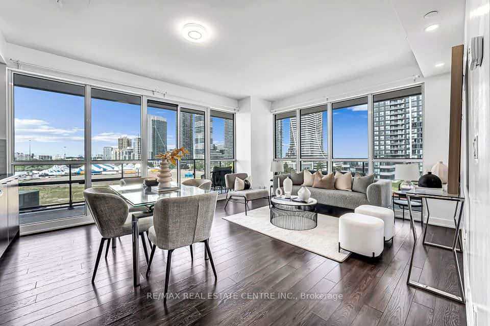 10 Park Lawn Road #809, Toronto, ON M8V 0H9