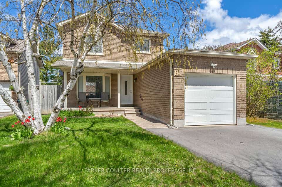 82 Barre Drive, Barrie, ON L4N 7P1