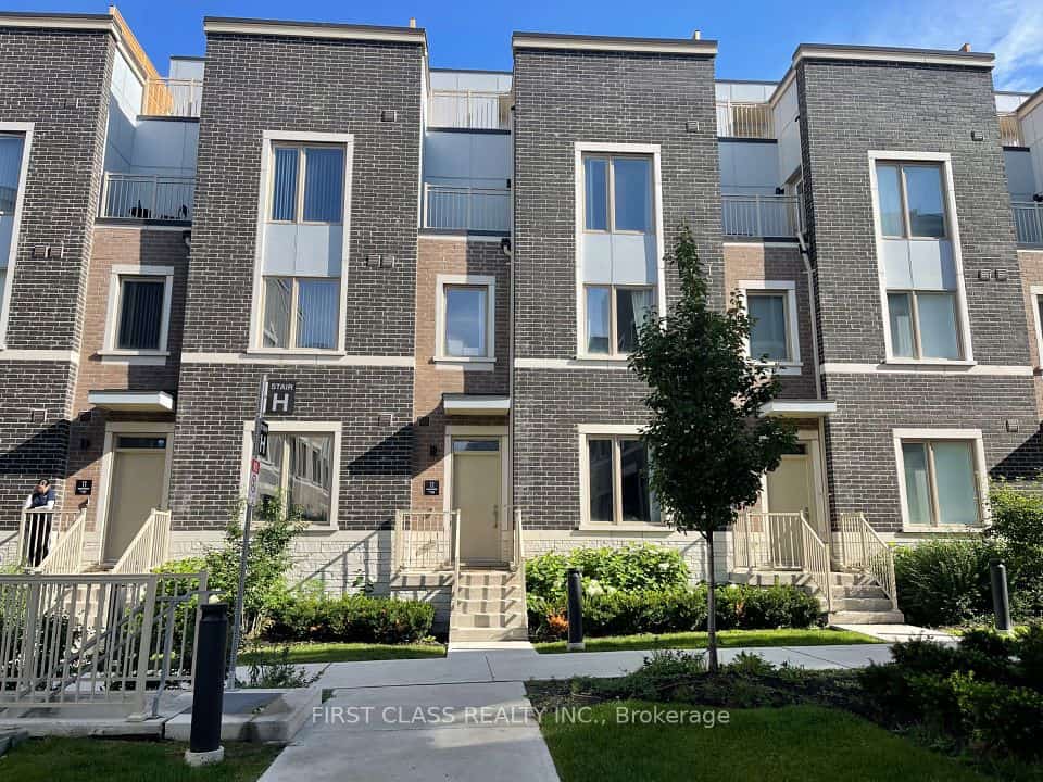 11 Almond Blossom Mews #138, Vaughan, ON L4K 0N7