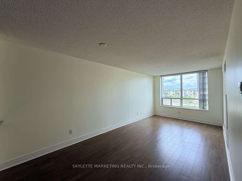 62 Suncrest Boulevard #310, Markham, ON L3T 7Y6
