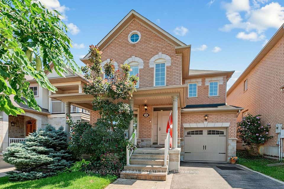 39 Chardonnay Drive, Vaughan, ON L4J 8R8