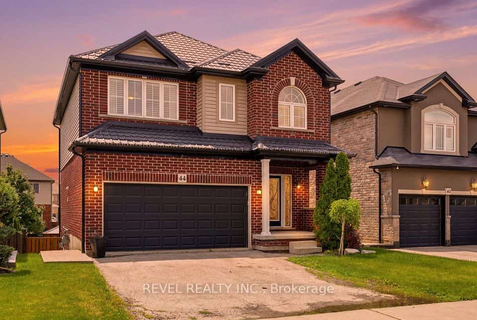 44 Springwood Drive, Hamilton, ON L8J 0C3