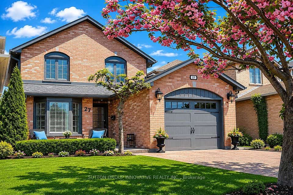 27 Beaverton Drive, Hamilton, ON L8W 3K9