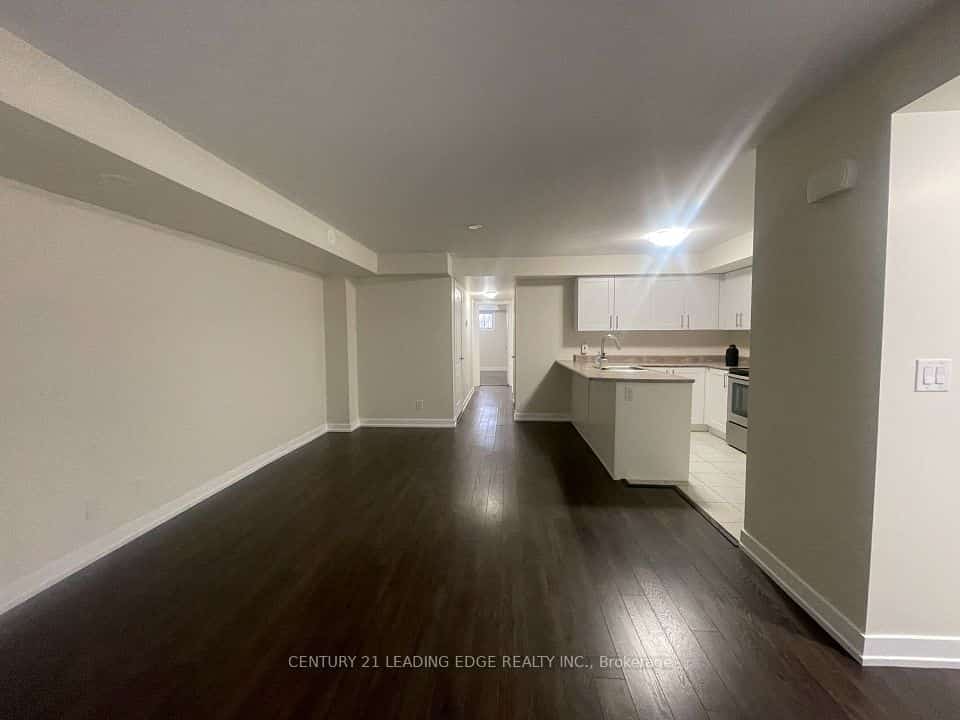 10 DUNSHEATH Way #217, Markham, ON L6B 1N3