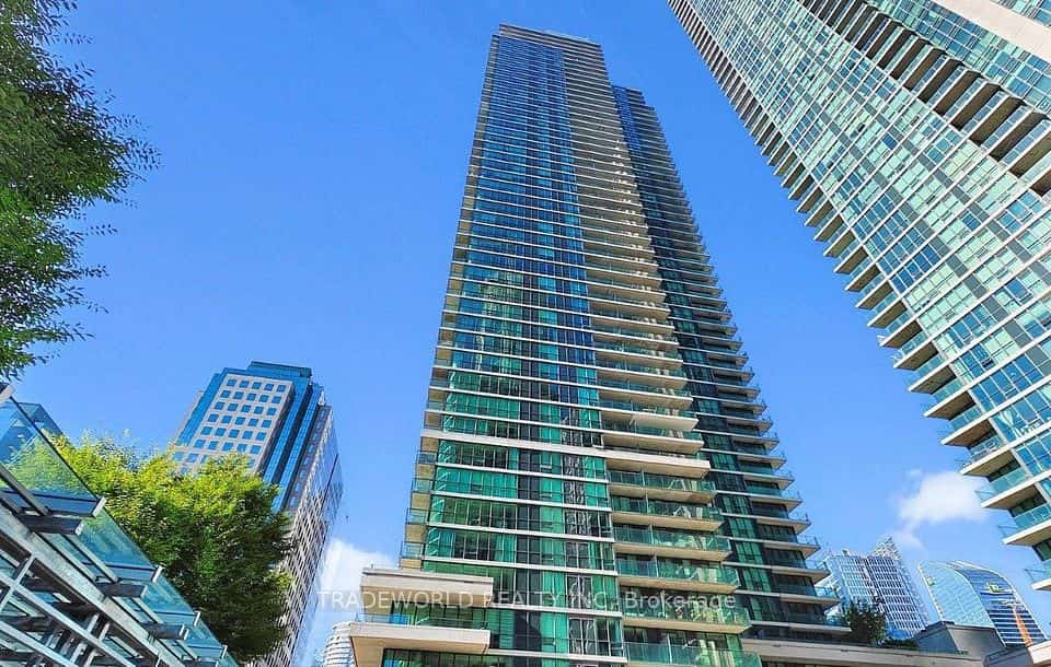 33 Bay Street #5003, Toronto, ON M5J 2Z3