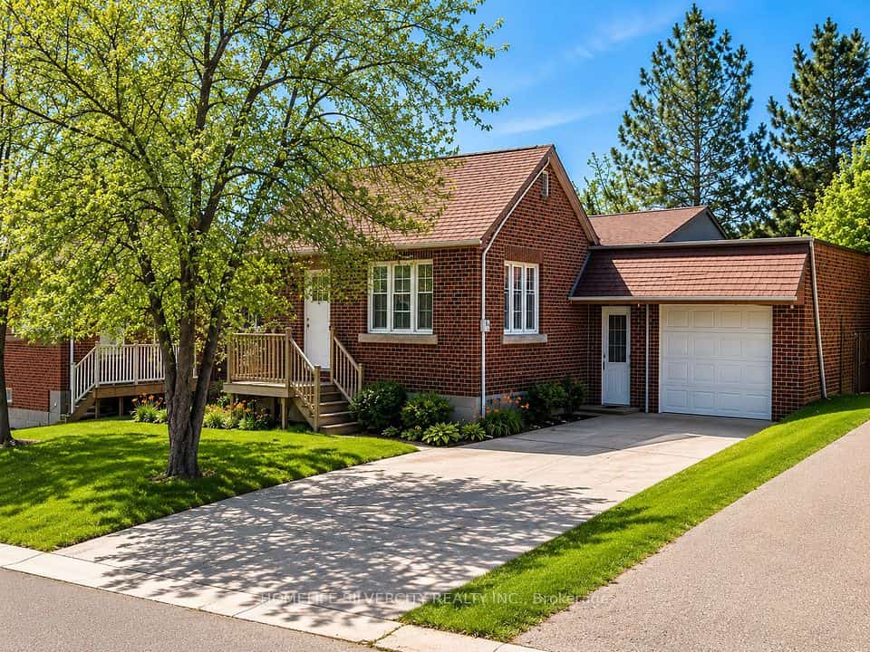 30 Woodward Avenue, Brampton, ON L6V 1K1