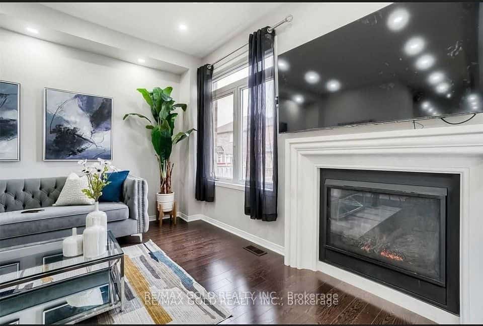 66 Zelda Road, Brampton, ON L6R 0B6