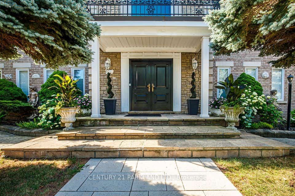 1 Radley Street, Vaughan, ON L4L 8J7