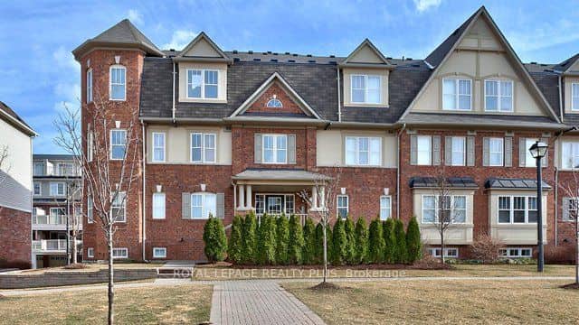 734 Neighbourhood Circle, Mississauga