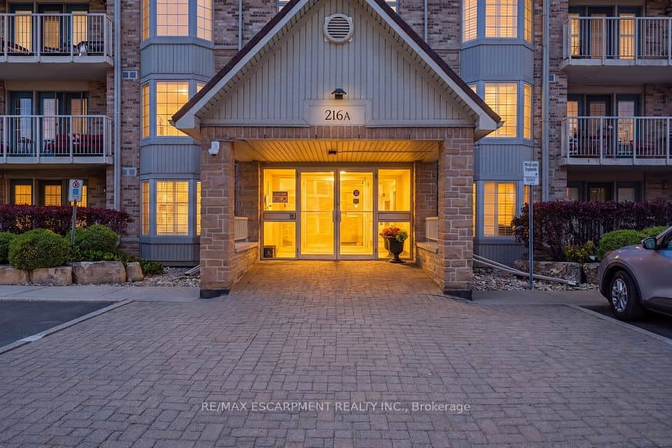 216 Plains Road W, Burlington