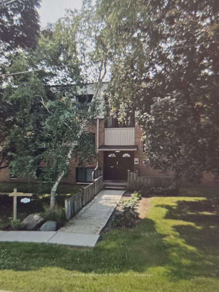 136 Scanlon Avenue #12, Bradford West Gwillimbury, ON L3Z 1G6