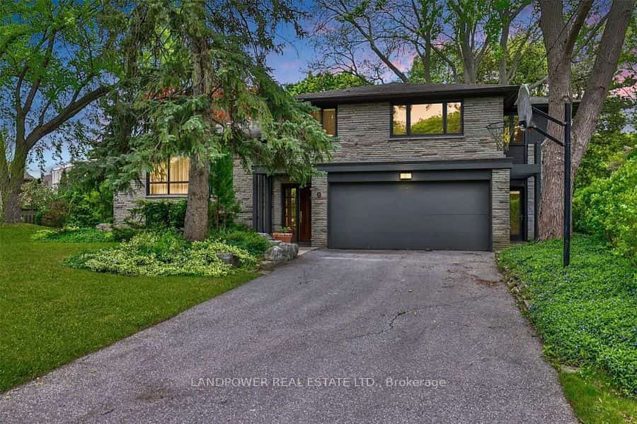 9 Alderdale Court, Toronto, ON M3B 2H8