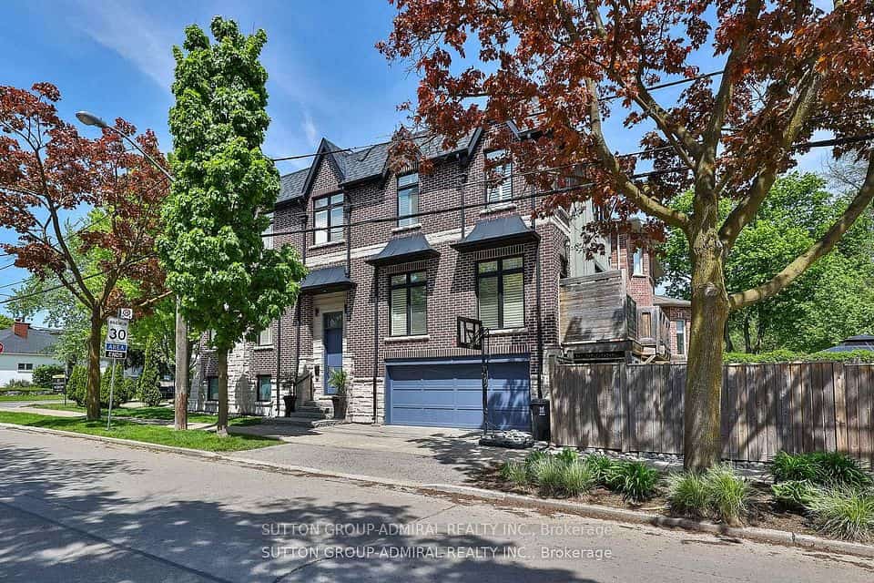 137 Florence Avenue, Toronto, ON M2N 1G2