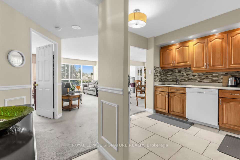 10 Guildwood Parkway #329A, Toronto, ON M1E 5B5
