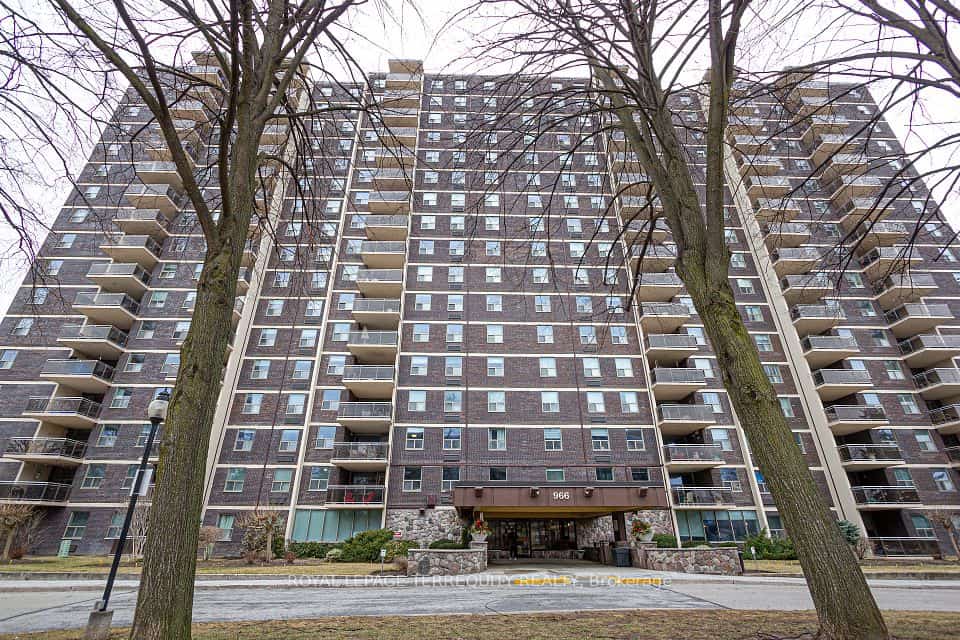 966 Inverhouse Drive #206, Mississauga, ON L5J 4B6