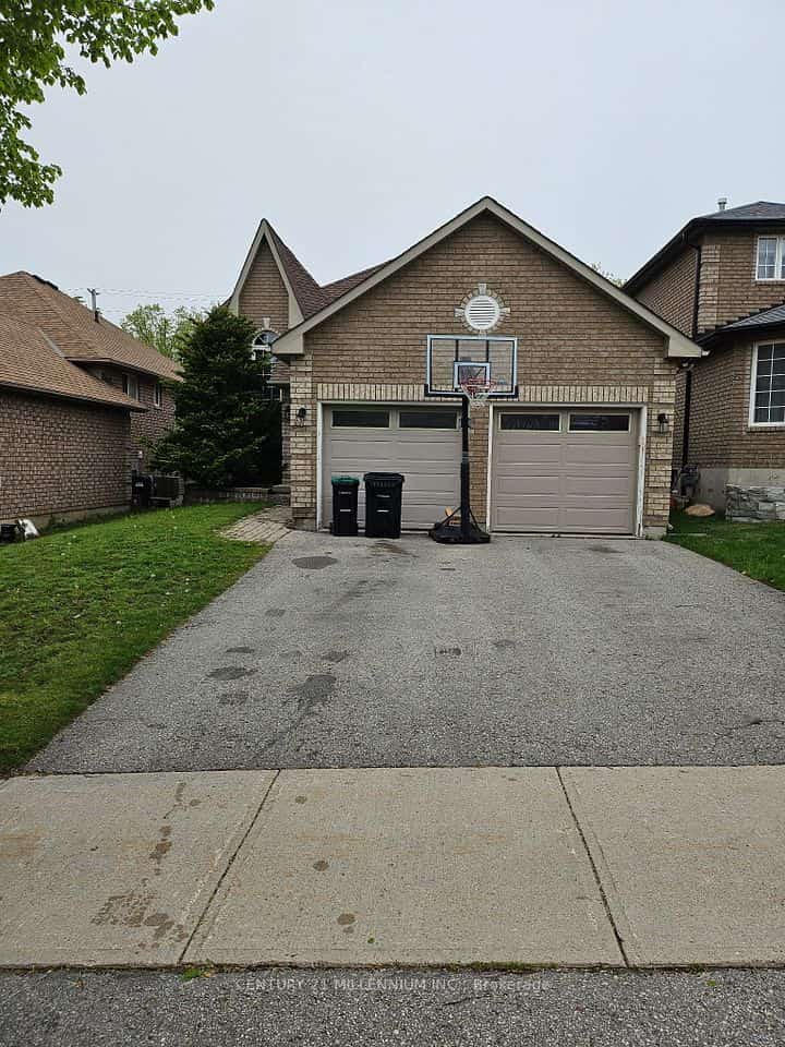 89 Masters Drive, Barrie, ON L4M 6W8