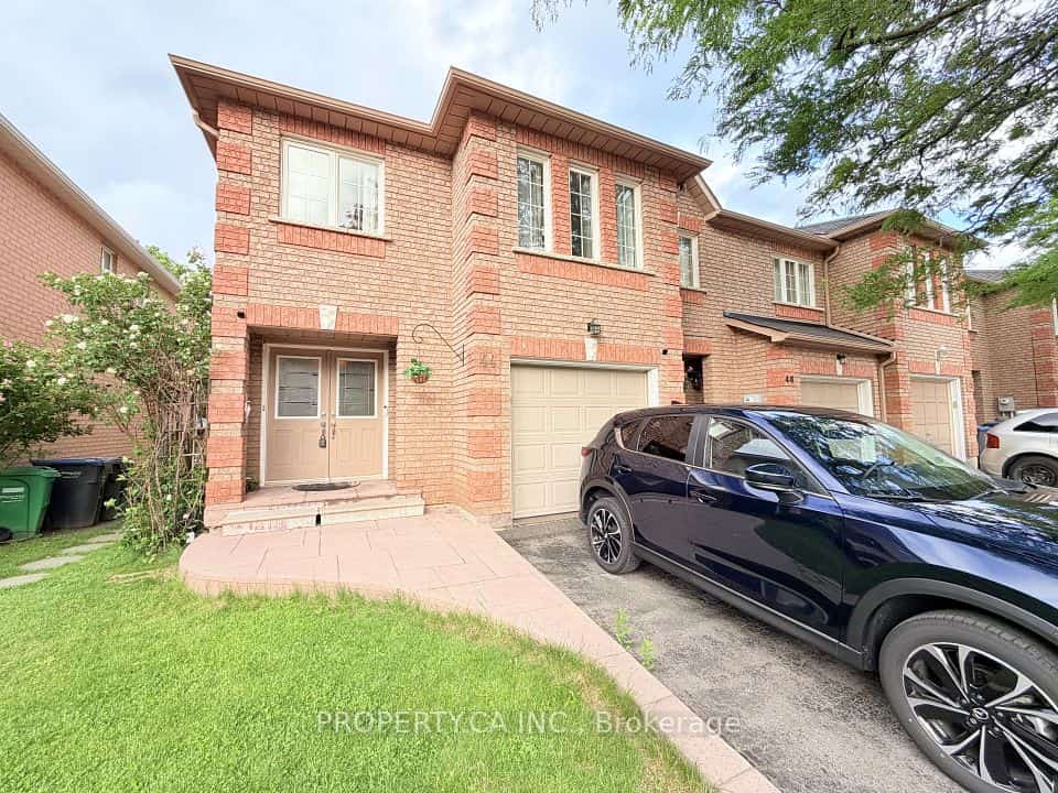 100 Brickyard Way #44, Brampton, ON L6V 4L9