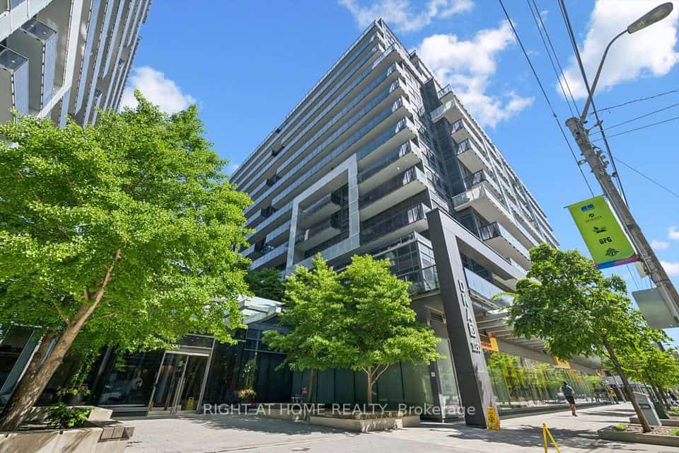 1030 King Street W #418, Toronto, ON M6K 3N3