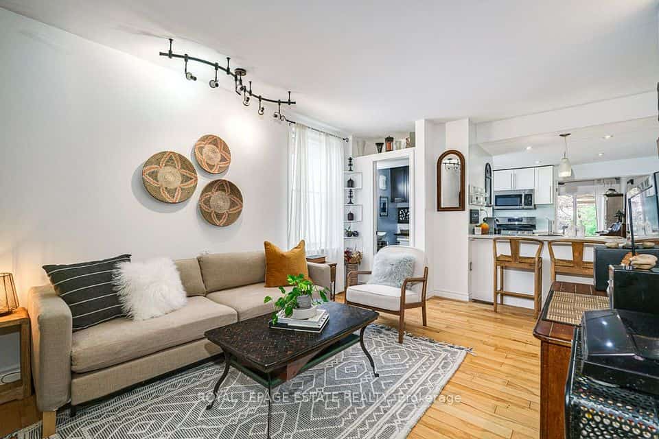 158 Waverley Road, Toronto, ON M4L 3T3