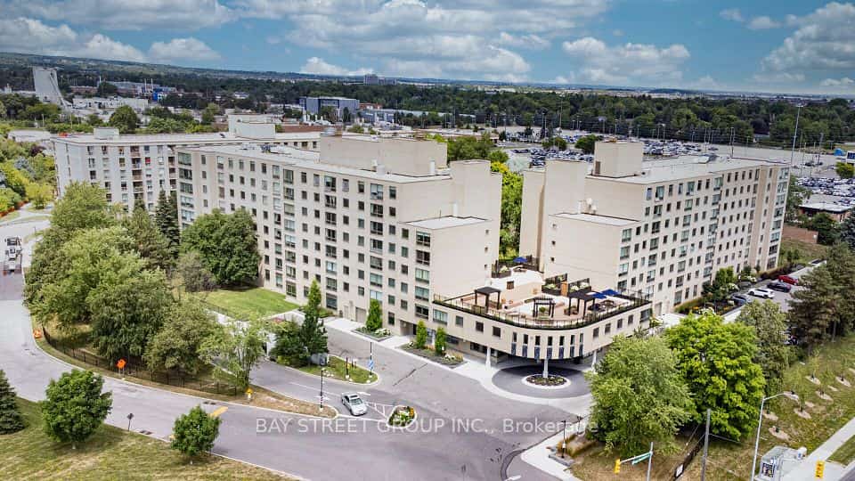326 Major Mackenzie Drive E #102, Richmond Hill, ON L4C 8T4