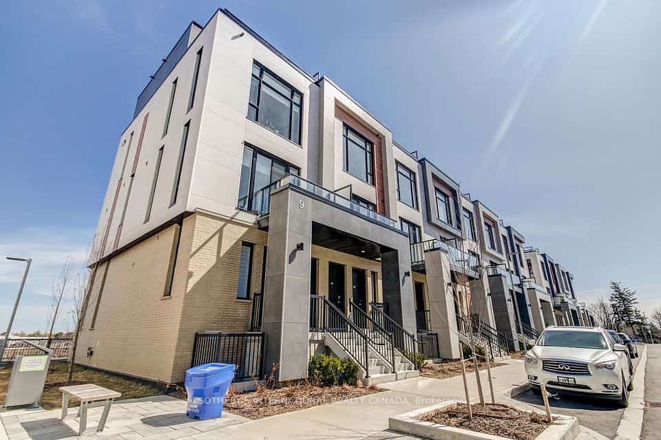 9 Steckley House Lane #508, Richmond Hill, ON L4S 0N1