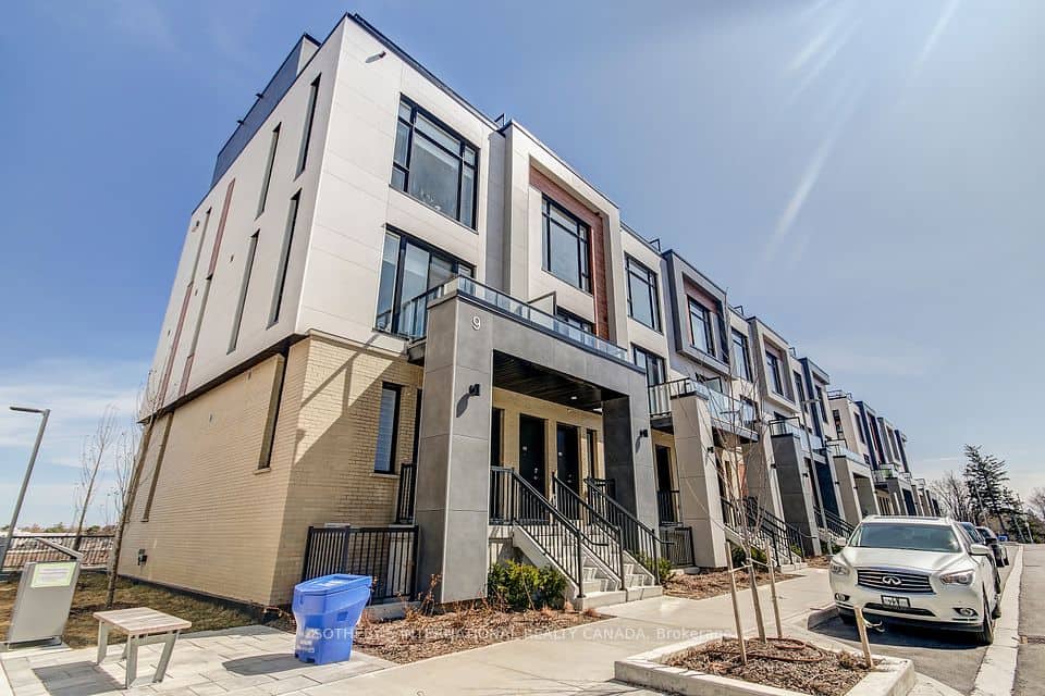 9 Steckley House Lane, Richmond Hill