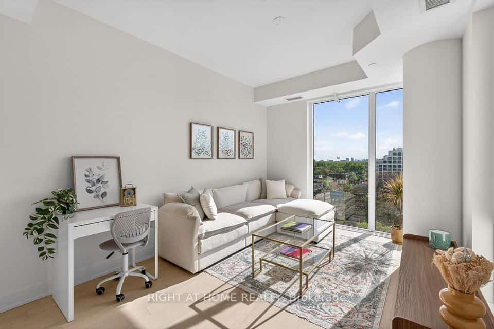 322 Dupont Street #806, Toronto, ON M5R 0E3